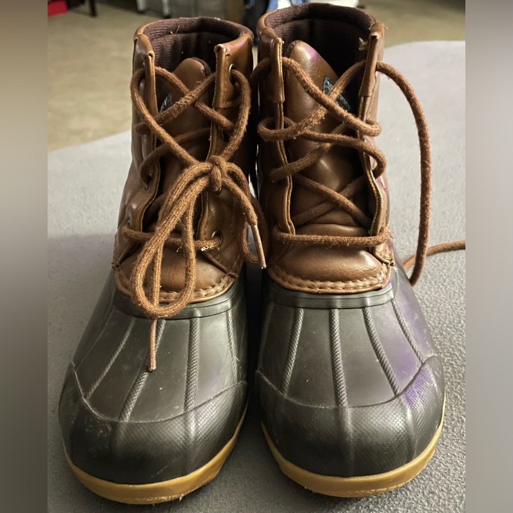 Youth sperry boots